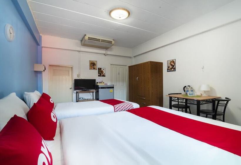 اتاق لوکس سه تخته, Aromdee Apartment