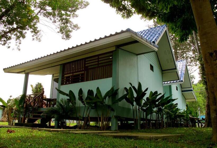 اتاق سوپریور با چشمانداز باغ, Chawlay Resort Koh Lipe