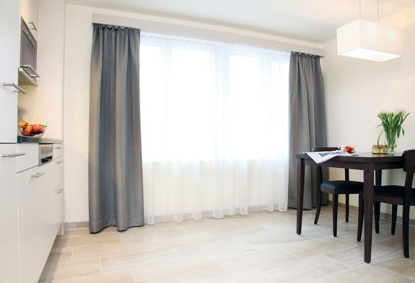 Apartamento 1 Quarto Rés-do-chão, City Stay Seefeld House