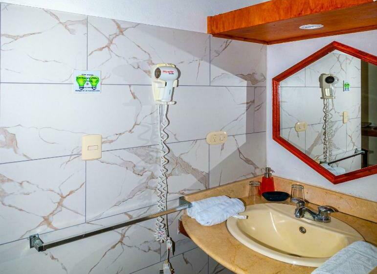 标准间, Colinas Del Sol