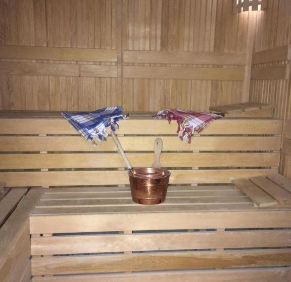 디럭스 트리플 룸, Vendome