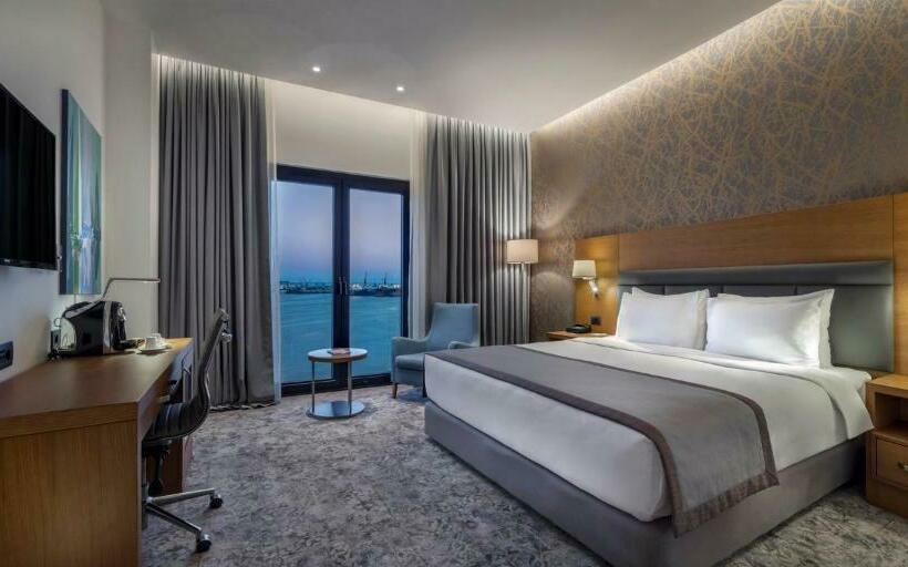 オーシャンビュースタンダードルーム, Holiday Inn Istanbul   Tuzla Bay, An Ihg