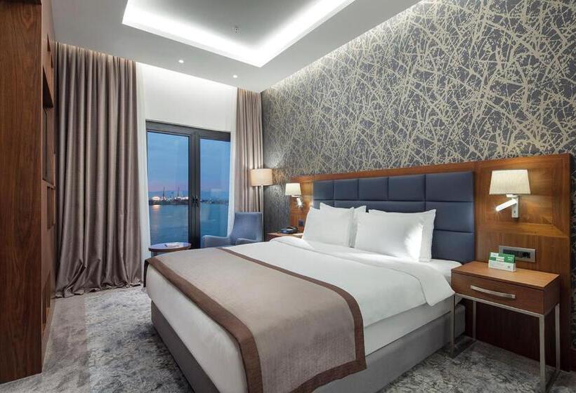 キングサイズベッドのスイートルーム, Holiday Inn Istanbul   Tuzla Bay, An Ihg