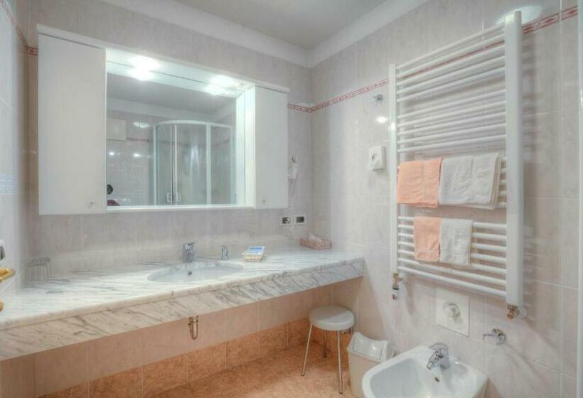 Трехместный Номер Стандарт с Балконом, La Stua