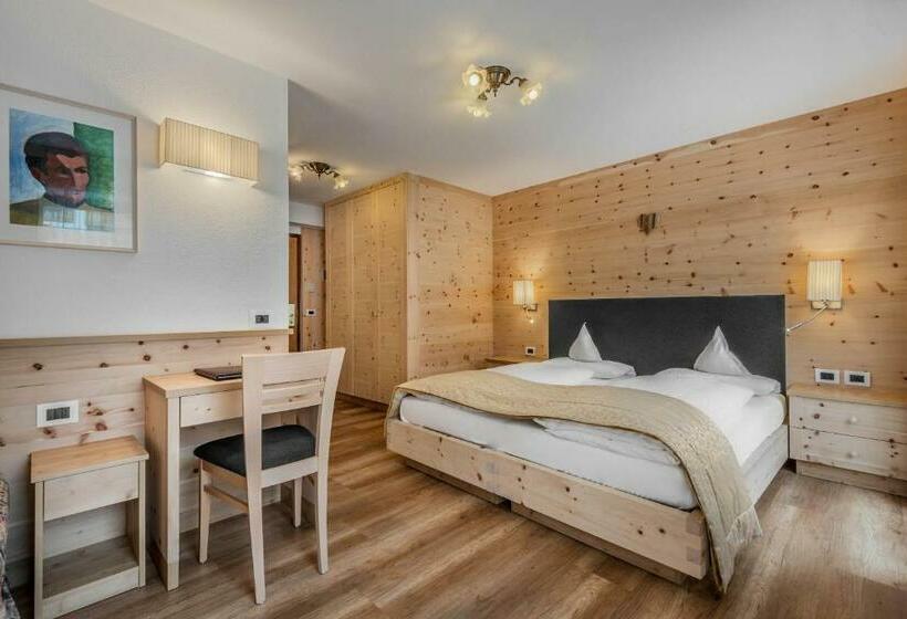 Quarto Estandar, La Stua