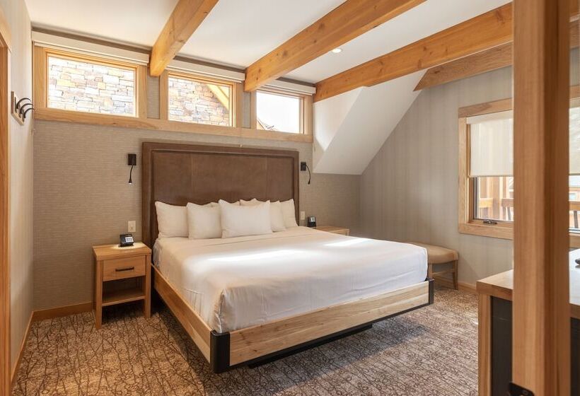 스위트, Moose Hotel And Suites