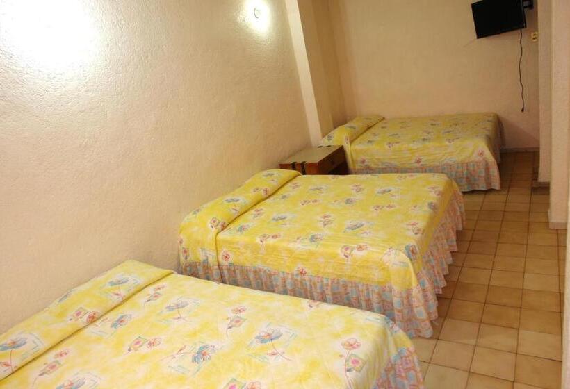 Habitación Triple Estándar, Terramar