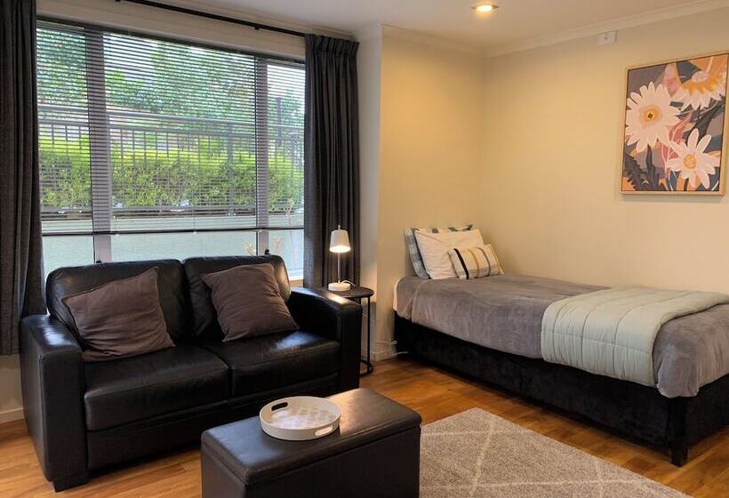 דירת חדר סופריור, March Apartments