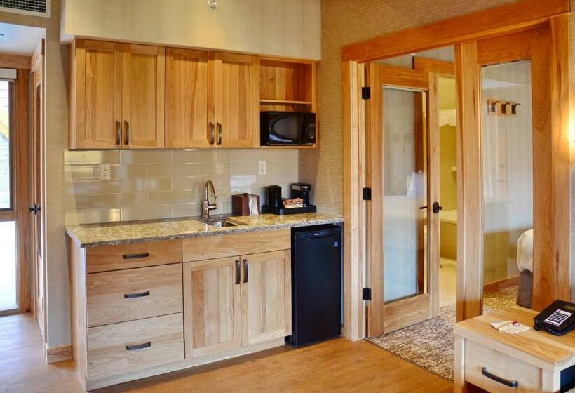 带2个卧室的套房, Moose Hotel And Suites