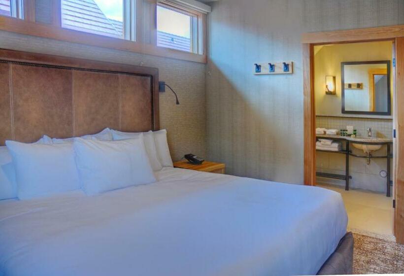 스위트, Moose Hotel And Suites