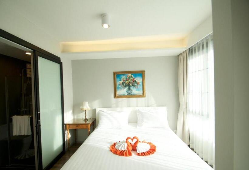1 Bedroom Penthouse Apartment, 6th Avenue Surin Beach