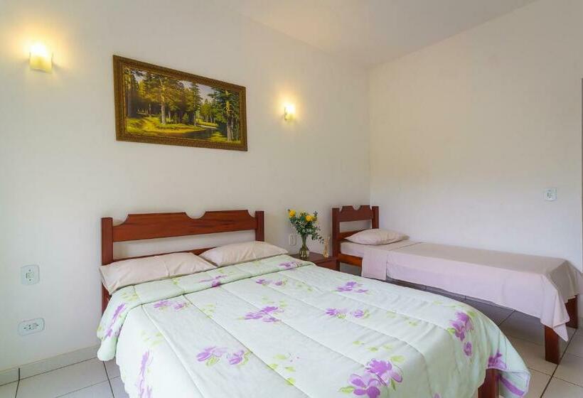 Chambre Triple Supérieure, Pousada Camila