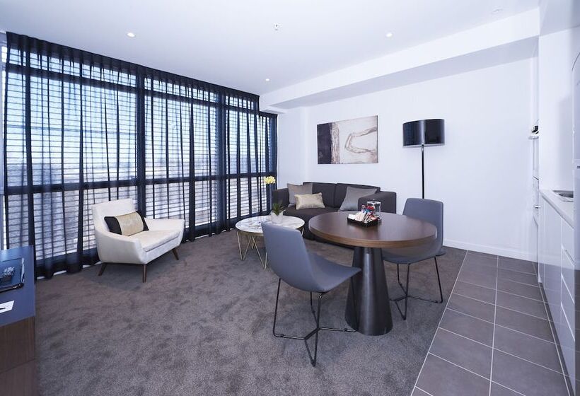 Студио Стандарт с Балконом, Silkari Suites At Chatswood