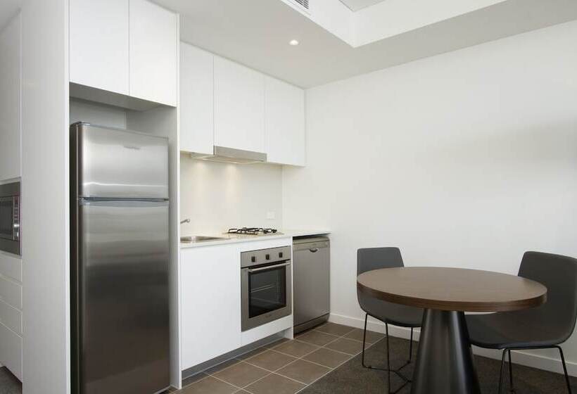 Апартаменты 1 Спальня с Балконом, Silkari Suites At Chatswood
