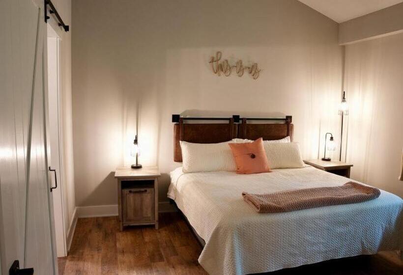 Люкс Deluxe Кровать Кинг, Tall Oaks Resort