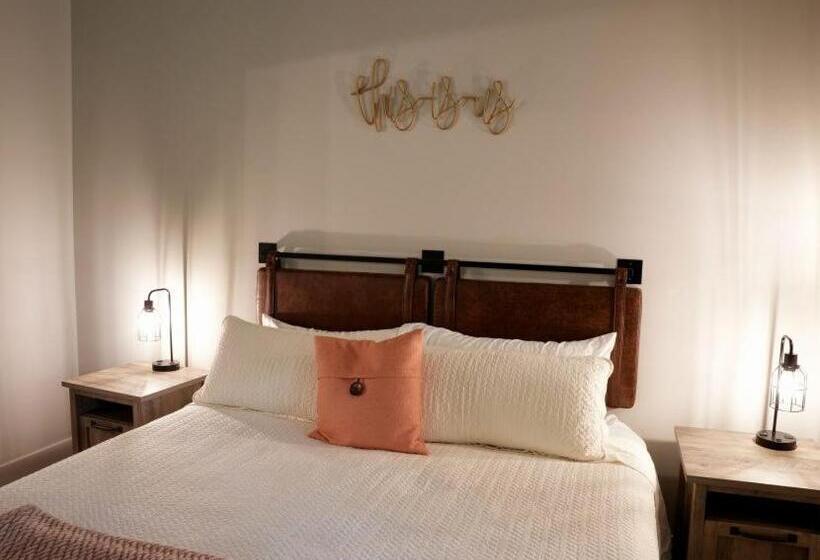 Люкс Deluxe Кровать Кинг, Tall Oaks Resort