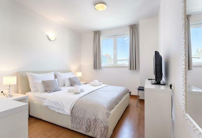 חדר אקונומי, Adriatic Queen Residence