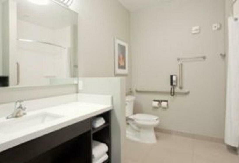 스탠다드 스튜디오, Candlewood Suites Grand Island, An Ihg