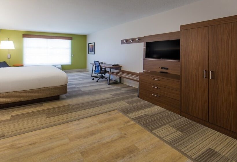 סוויטה מותאמת לאדם עם מוגבלויות, Holiday Inn Express Gatlinburg Downtown, An Ihg