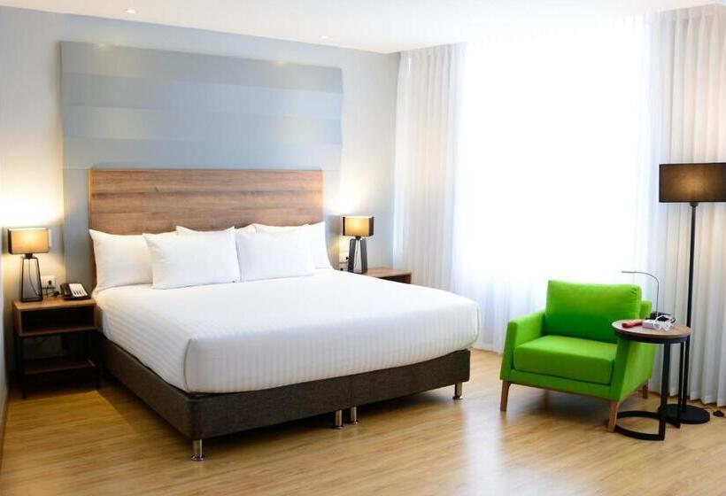 장애인을 위한 킹사이즈 침대 스탠다드 룸, La Quinta By Wyndham Medellin