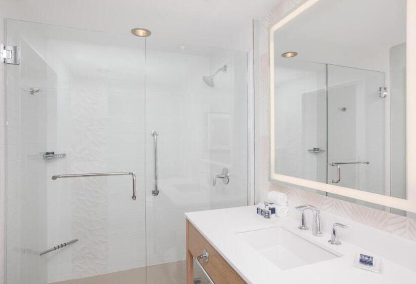 Номер Deluxe Кровать Кинг с Видом, Wyndham Grand Clearwater Beach
