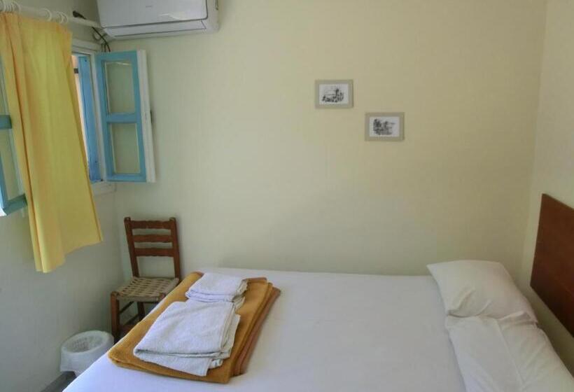 スタンダードルーム, Santorini Camping & Hostel
