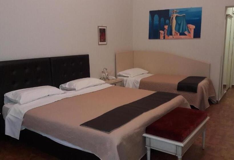 غرفة كومفورت ثلاثية, Umberto House Catania
