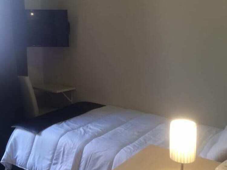 غرفة قياسية فردية, Umberto House Catania