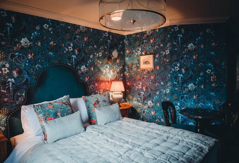 Номер Deluxe, Roslyn House