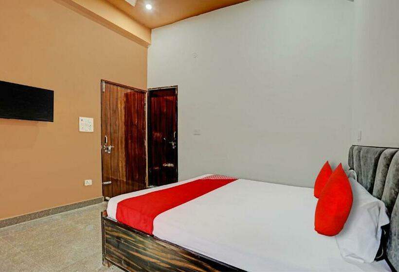 Трехместный Номер Классика, Oyo Flagship Hotel Expressway Inn