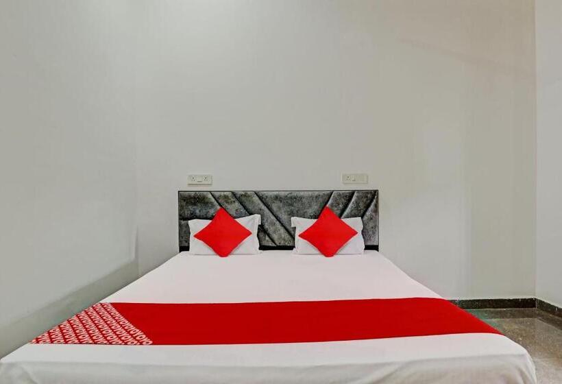 Трехместный Номер Классика, Oyo Flagship Hotel Expressway Inn