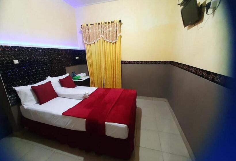 اتاق استاندارد, Halfway House