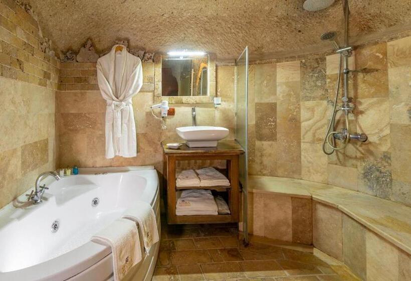 سوییت, Adora Cave Suites