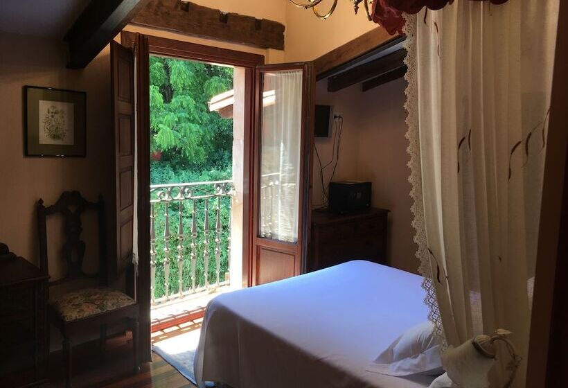 클래식 룸 더블 침대, La Casona De La Torre