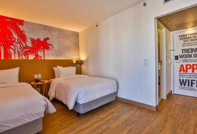 家庭交流房, Radisson Red Campinas