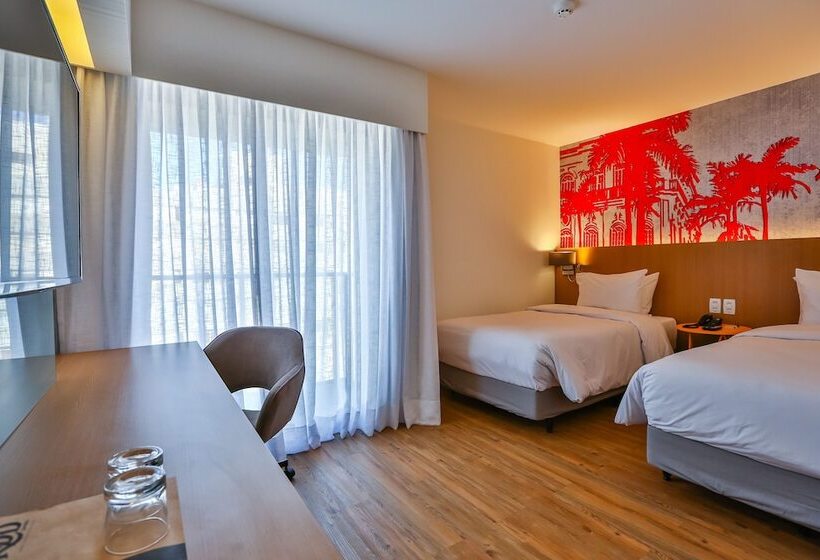 استودیوی استاندارد, Radisson Red Campinas