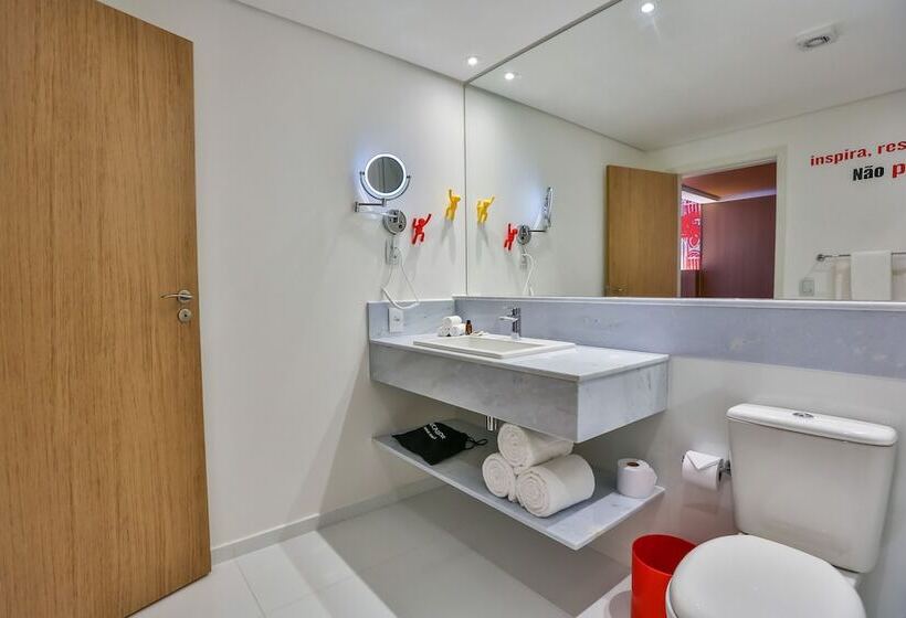 استودیو استاندارد با تخت کینگ, Radisson Red Campinas