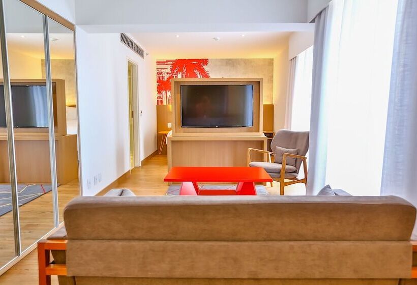 استودیو استاندارد با تخت کینگ, Radisson Red Campinas