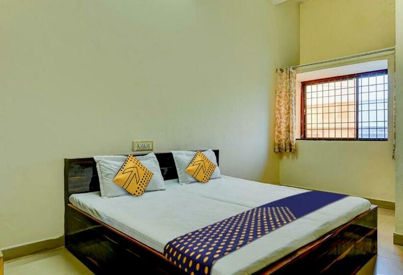 三人经典房间, Spot On Harsha Varsha Deluxe Lodge