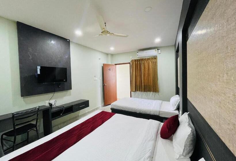 غرفة ديلوكس ثلاثية, Staymaker Yashaswini Residency