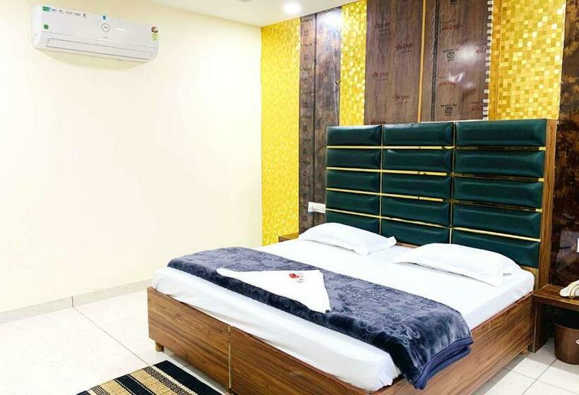 Номер Deluxe, The R Motel Phagwara City    Full Privacy & Security    Family,corporate,couples Favorite