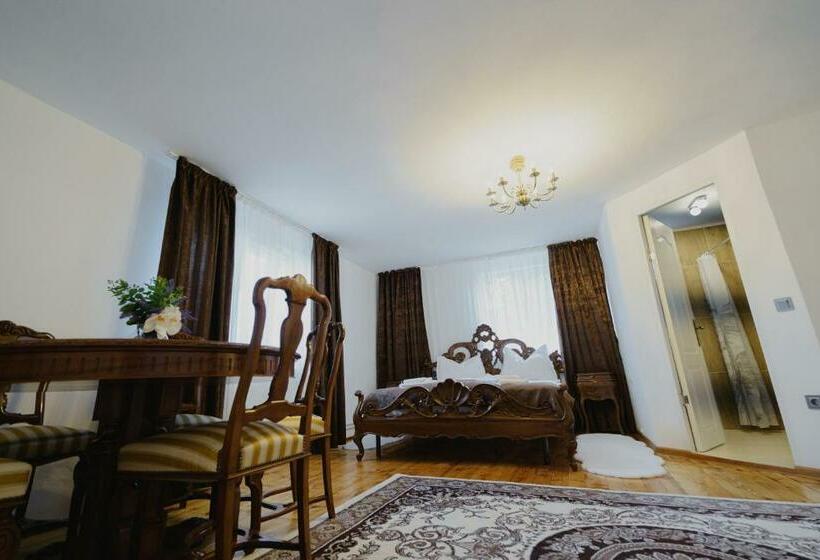 اتاق لوکس, Casa Baronului