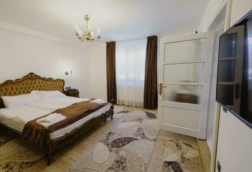 اتاق لوکس, Casa Baronului