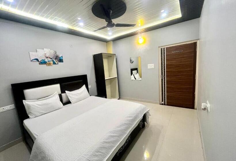 Family Suite, Golden Lotus Varanasi