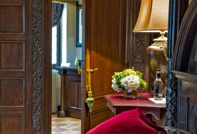Люкс, Château La Tour Carnet   B.magrez Luxury Wine Experience