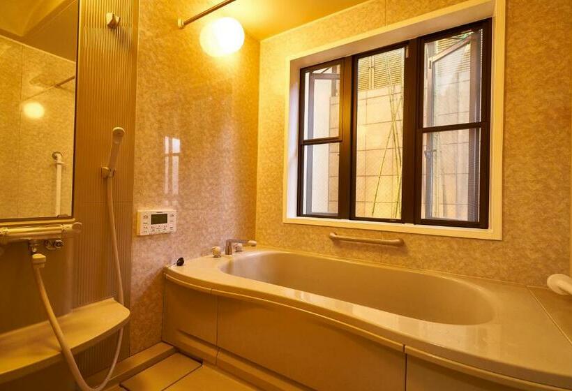 Четырехместный Номер Deluxe, Guesthouse Nijo Fukurotei