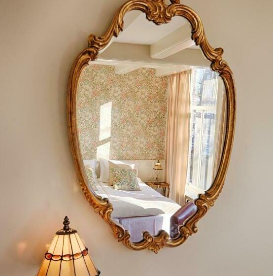 Standard Room with Views, T