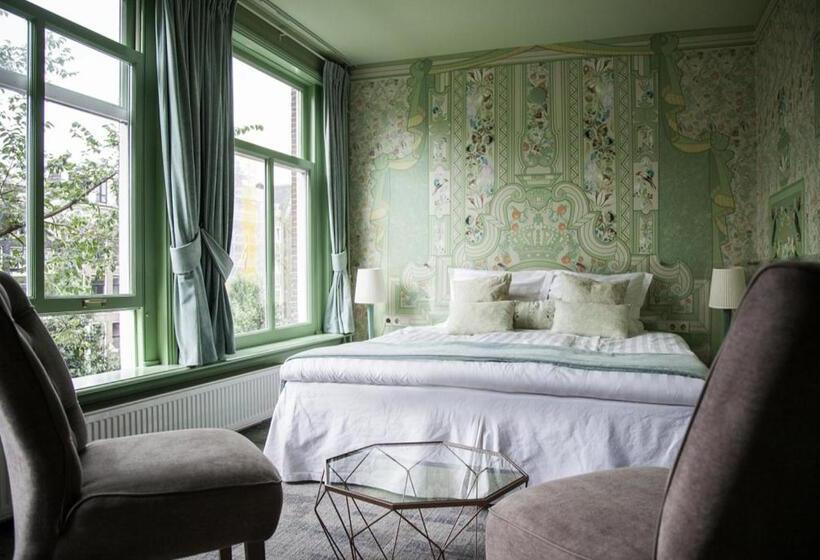 Standard Room with Views, T