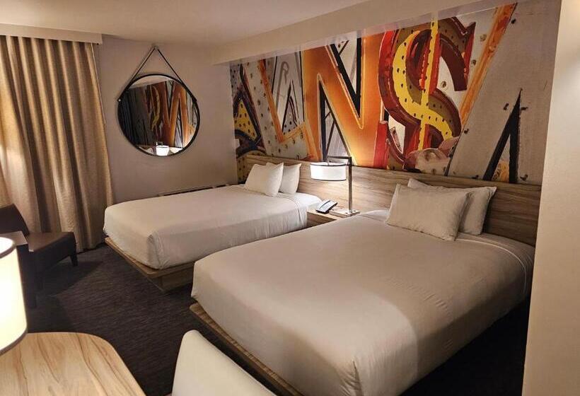 اتاق پریمیوم چهارنفره, Center Spot Unit Strip Las Vegas