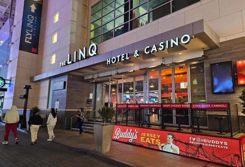 اتاق پریمیوم چهارنفره, Center Spot Unit Strip Las Vegas